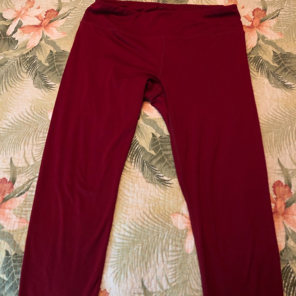Red yogalicious Capri leggings